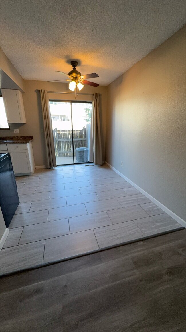 Building Photo - 2 bedroom townhome - Soaring Eagle