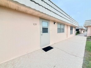 Building Photo - 201 Bedford Trail