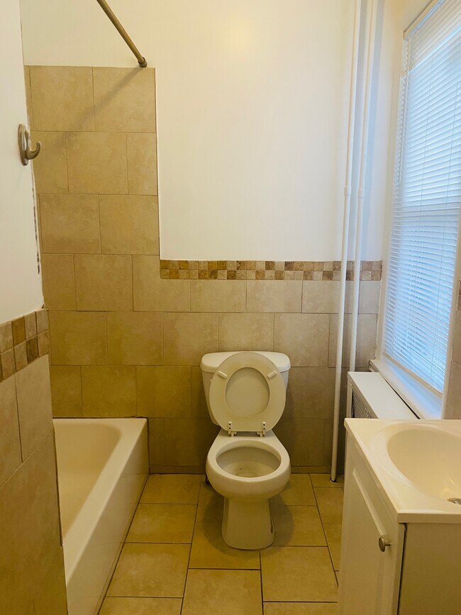 Building Photo - 3118 Belgrade St