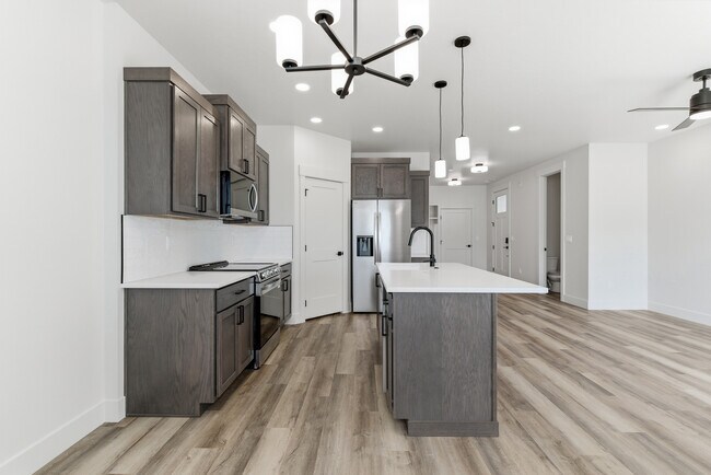 Building Photo - 4711 Highgarden Wy