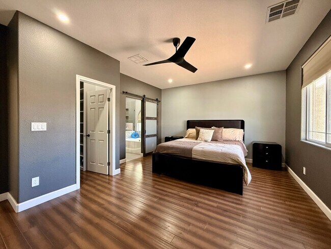 Building Photo - Welcome to this stunning 5-bedroom, 3-bath home located in the desirable Estates of Wigwam Ranch ...
