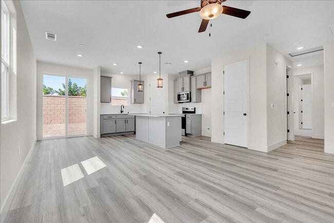 Building Photo - New Construction!