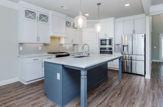 Building Photo - Like New Home in Evans
