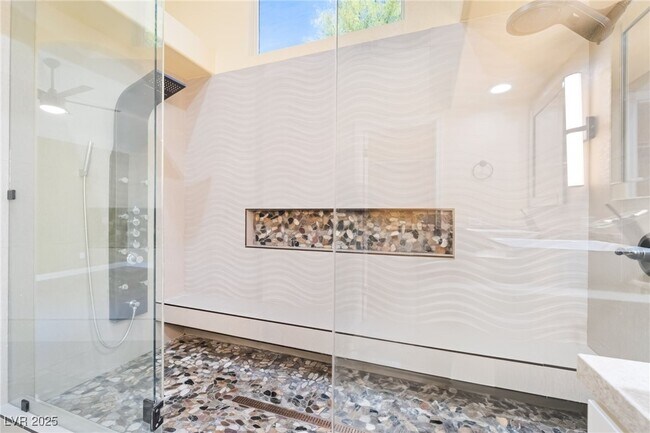 Building Photo - 9216 Sun Rose Ave