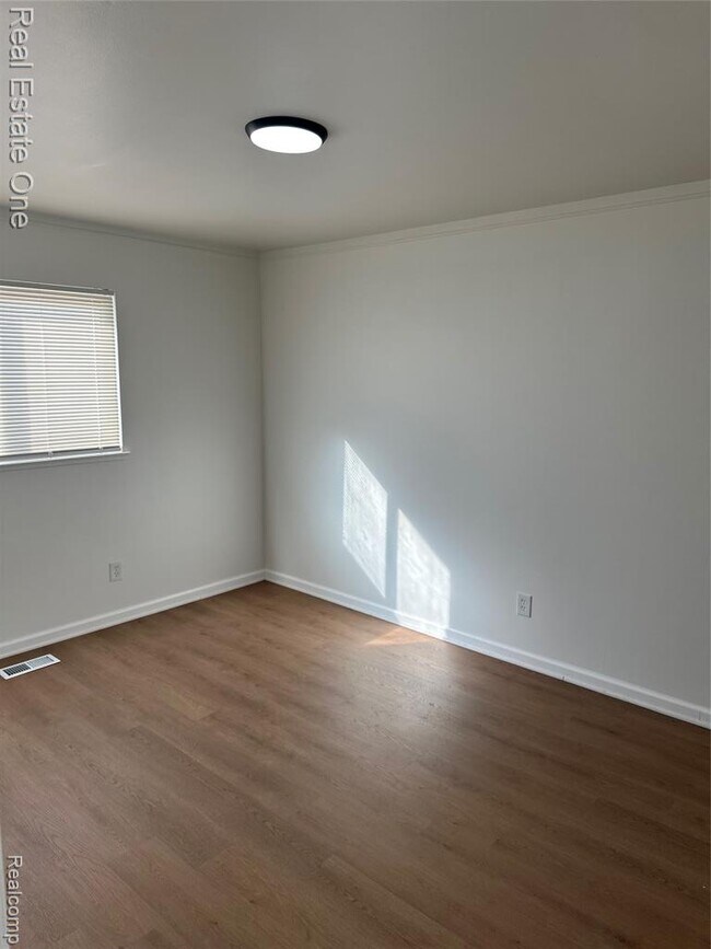 Building Photo - 1982 S Ortonville Rd