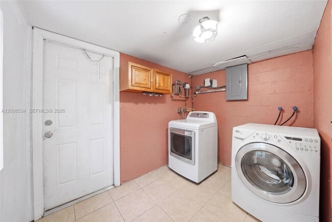 Building Photo - 2202 NW 61st Pl