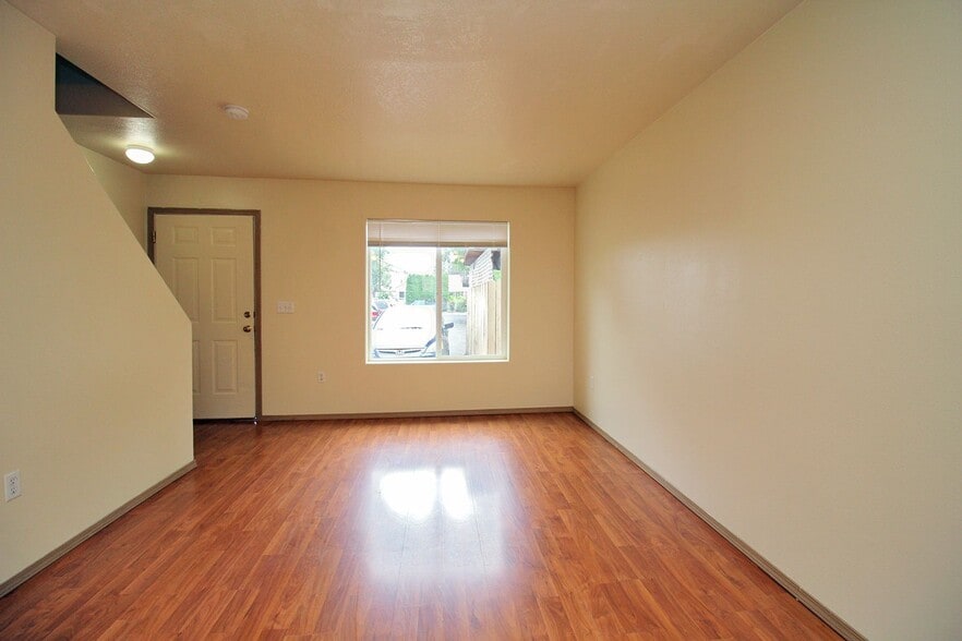 Building Photo - 3548 SE 119th Ave