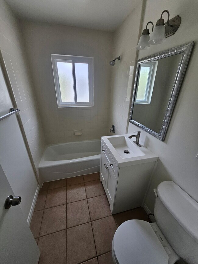 Building Photo - 695 Mayrum St