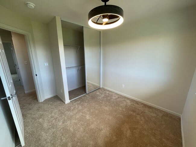 Building Photo - Kahoma Village 3 Bedroom Townhome