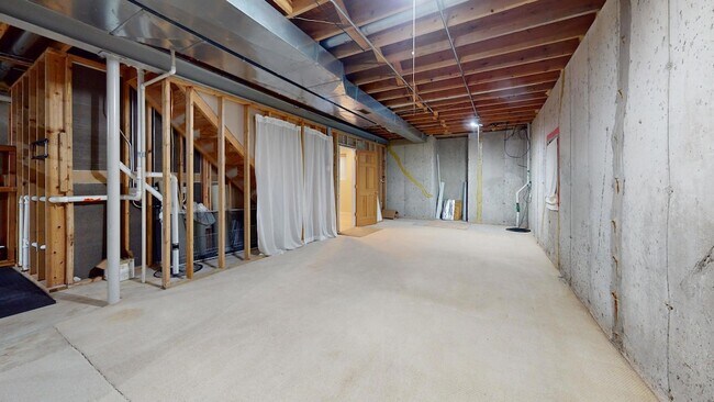 Building Photo - 1657 Fairport Dr