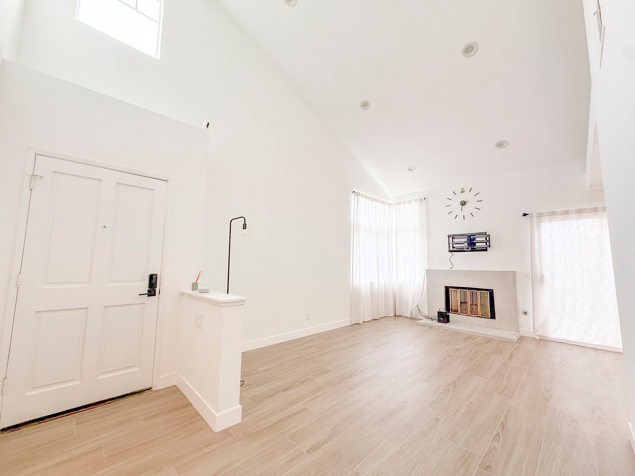 Living room - 3598 Meadowlark St