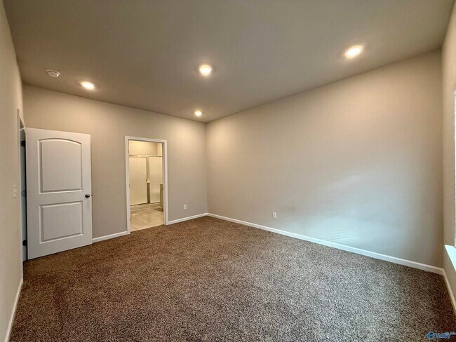 Building Photo - 116 River Haven Dr