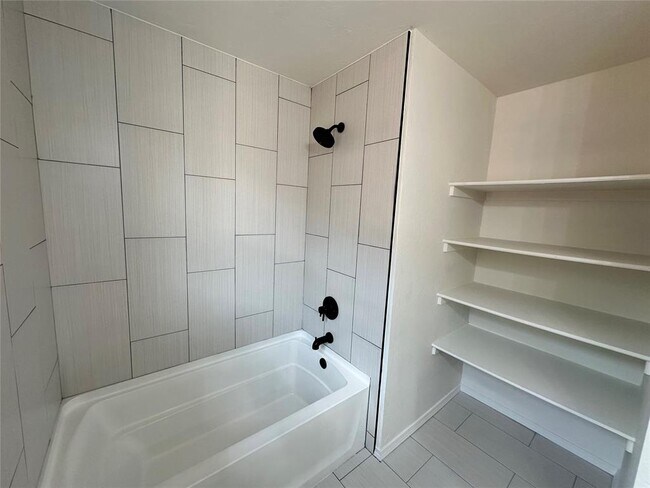 Building Photo - 4613 SE 78th St