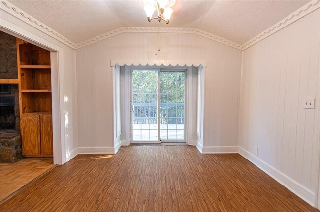 Building Photo - 250 Nottingham Wy