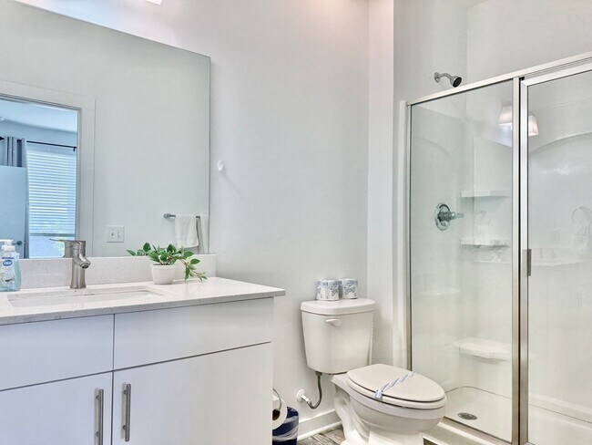 Building Photo - 542 Boulevard NE