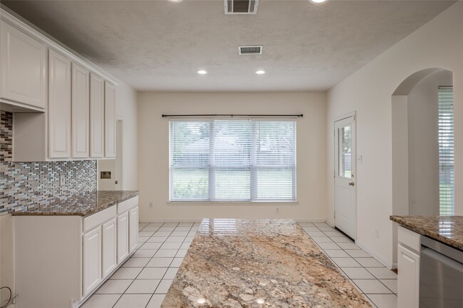 Building Photo - 3402 Caloway Ct