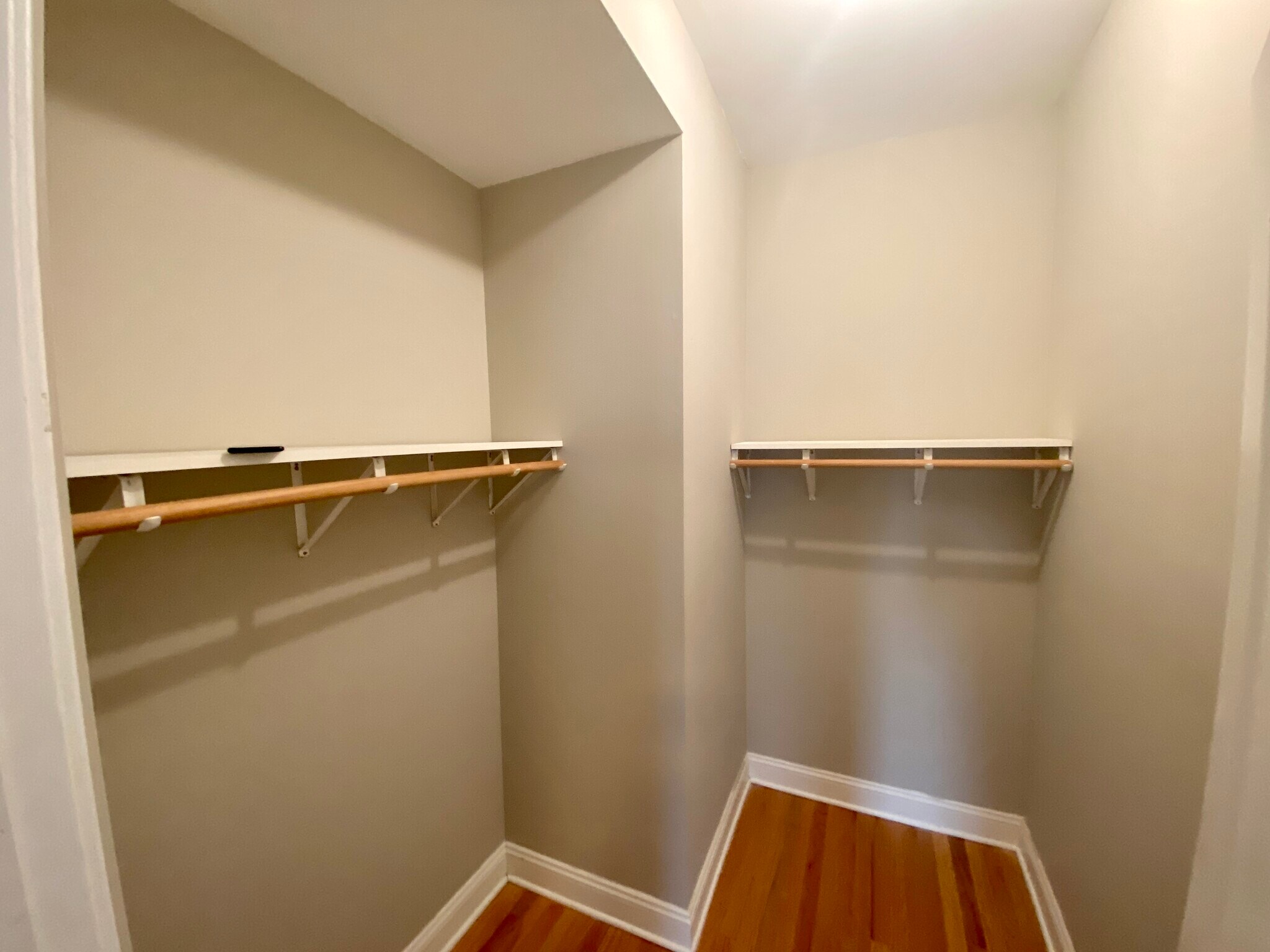 Building Photo - 1140 E Marquette Rd