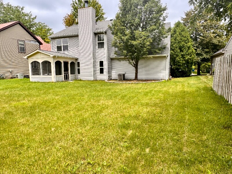 Building Photo - 8913 Glass Chimney Ln
