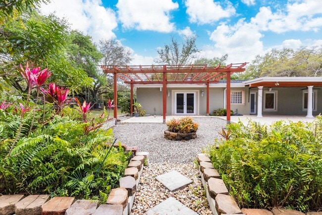 Building Photo - 6551 SW 126th St