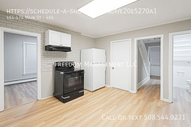 Building Photo - 464-474 Main St-464