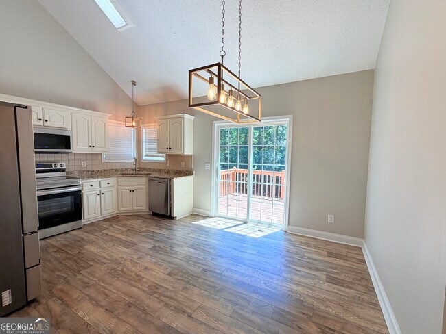 Building Photo - 11 Woodvine Ct