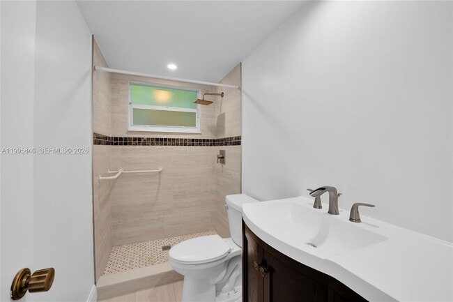 Building Photo - 1240 Ortega Ave