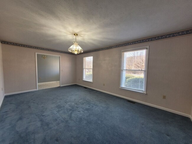 Building Photo - Nice Brick Home in Mount Airy