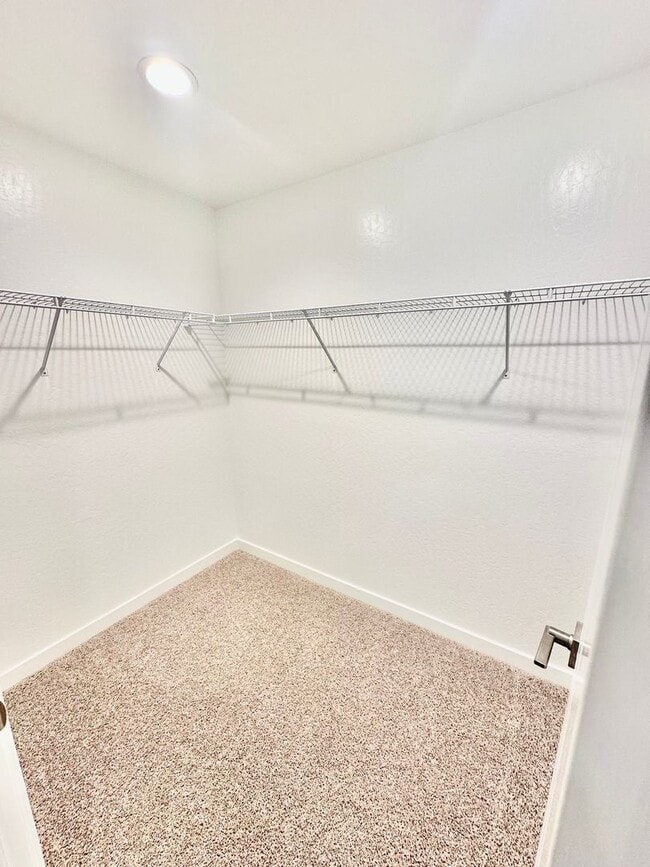 Building Photo - BRAND NEW 3/2.5 Lennar In Riverstone Community