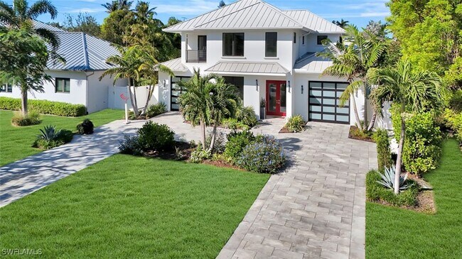 Building Photo - 739 5th Ave N