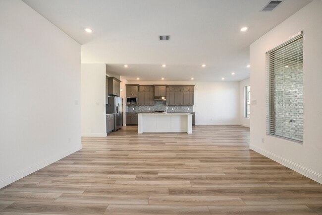 Building Photo - 3210 Blue Grama Bnd