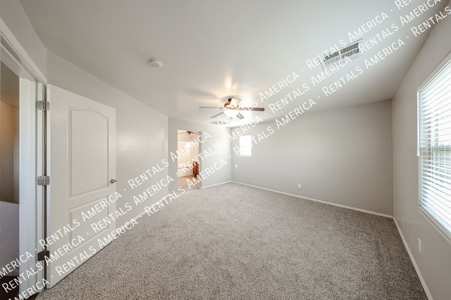 Building Photo - 2665 E Bart St