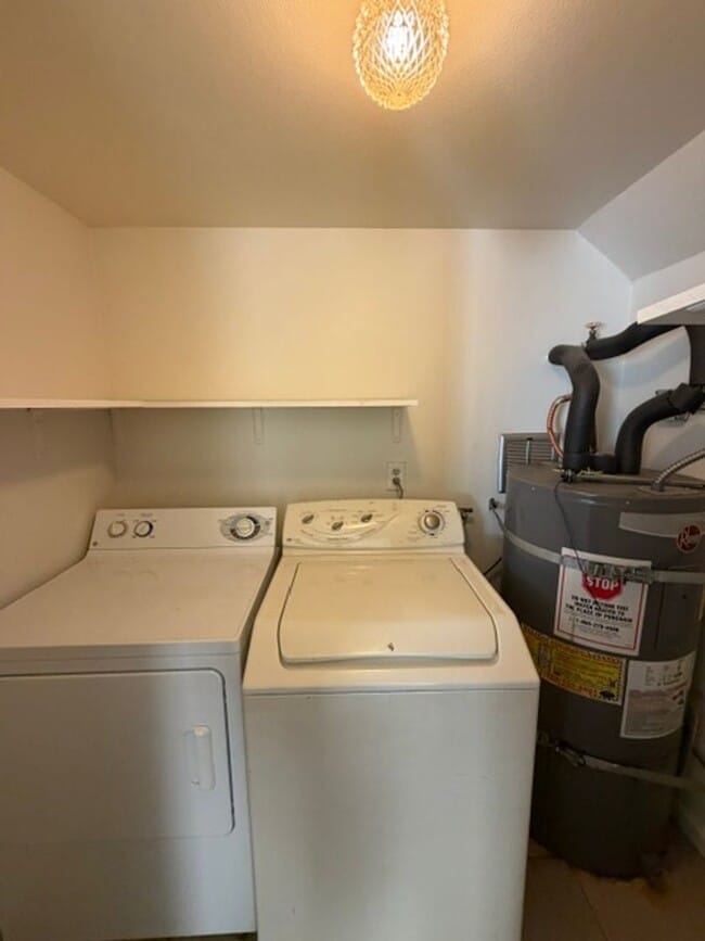 Building Photo - Beautiful 2 Bedroom and 2.5 Bathroom Condo $1,775.00