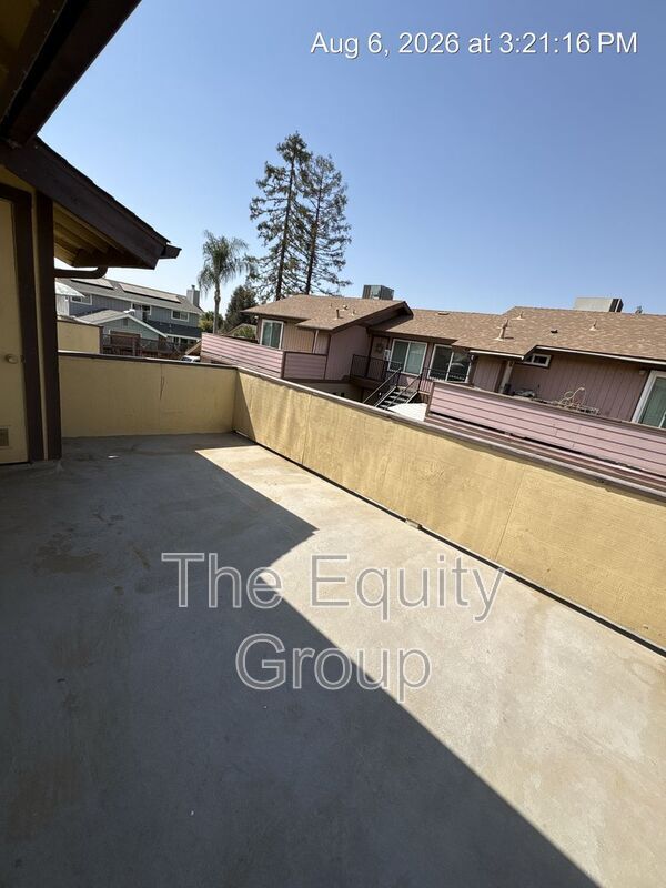 Building Photo - 800 Monarch Cir