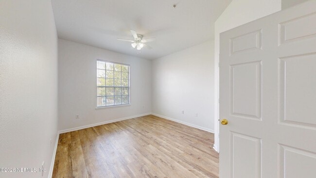 Building Photo - 7990 Baymeadows Cir E