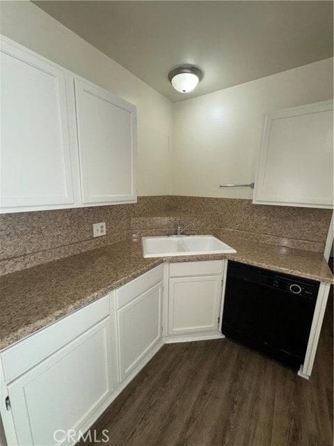 Building Photo - 8971 Glencoe Dr