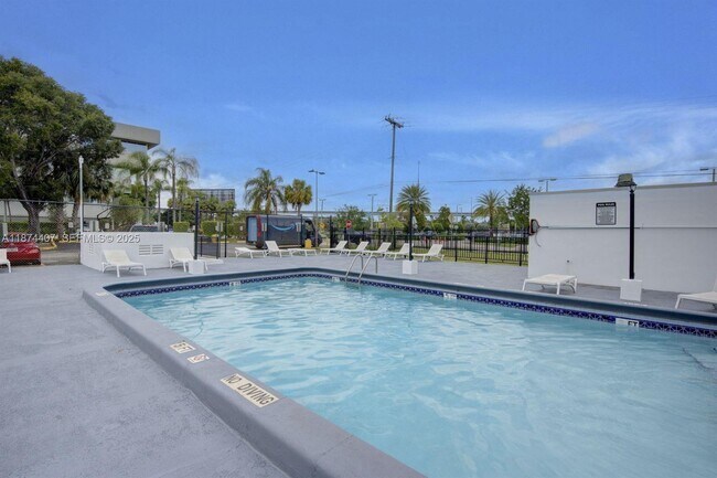 Building Photo - 16450 NW 2nd Ave