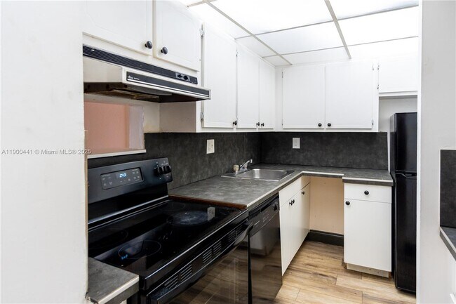 Building Photo - 10500 SW 108th Ave