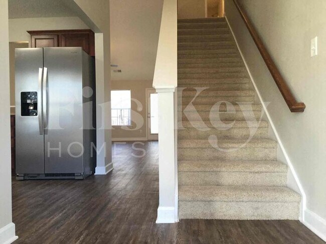 Building Photo - 1401 Clooney Ln