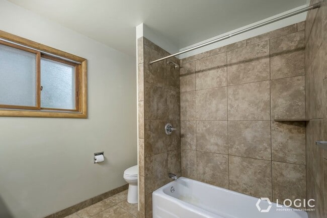 Building Photo - Beautiful Home in South Ogden!