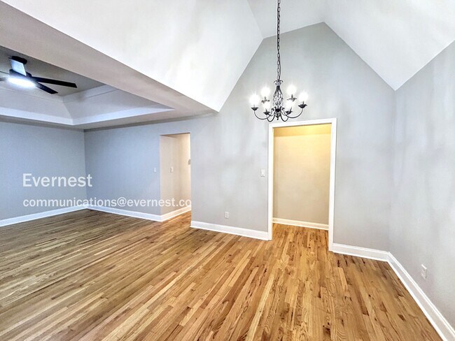 Building Photo - 1180 Garibaldi St SW