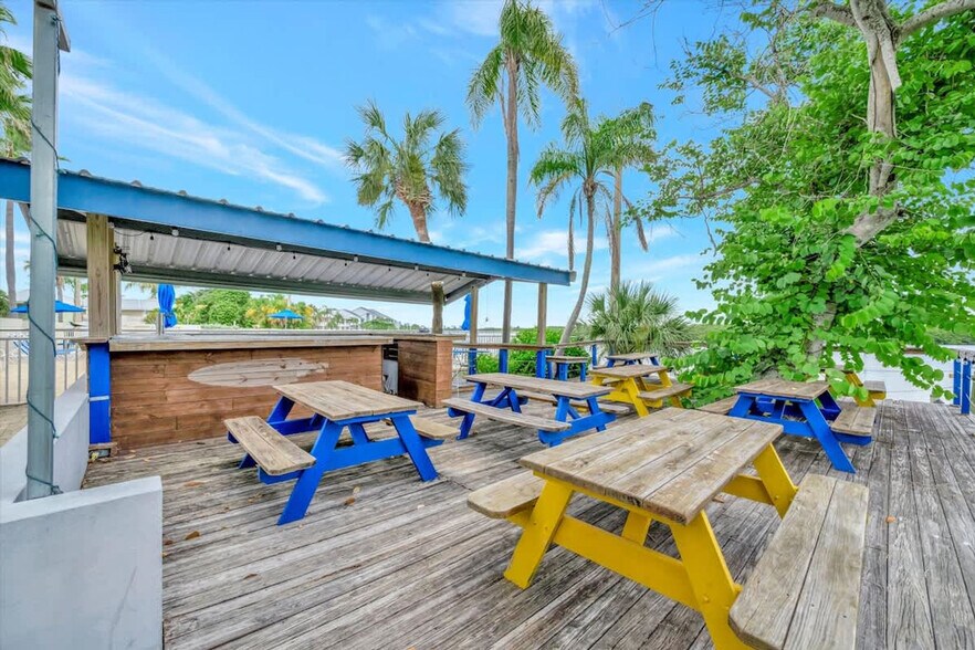 Building Photo - 611 Destiny Dr