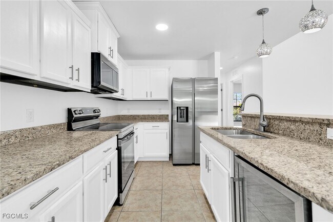 Building Photo - 1601 SW 12th Terrace