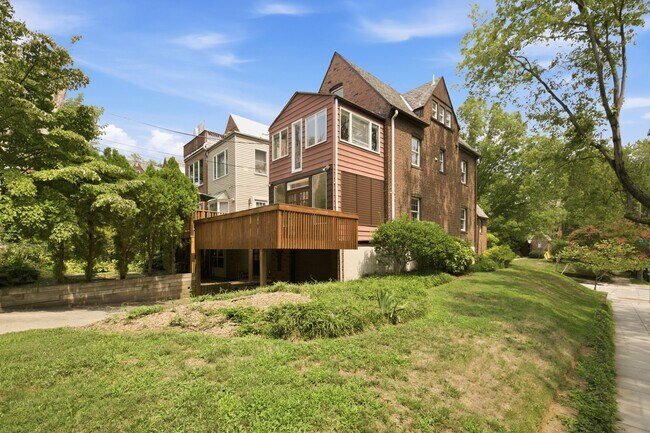 Building Photo - 1500 44th St NW