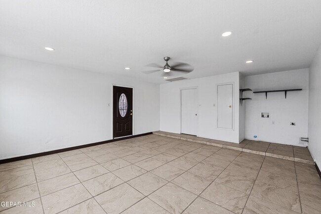 Building Photo - 12290 Tierra Bella Dr