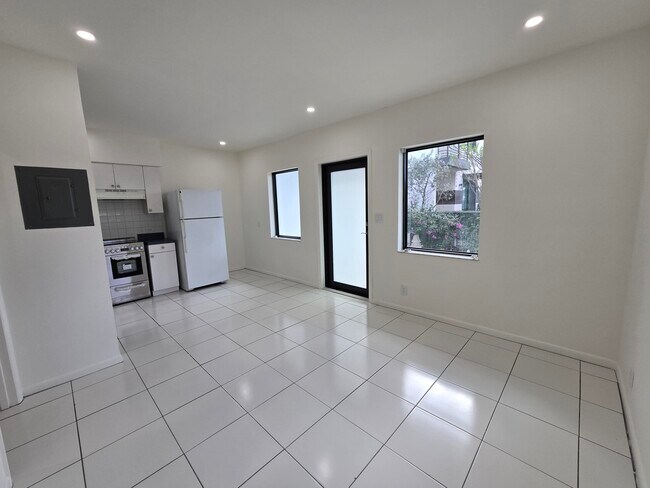 Building Photo - 3720 Morton Ave