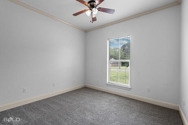 Building Photo - 6484 Soda Point Dr
