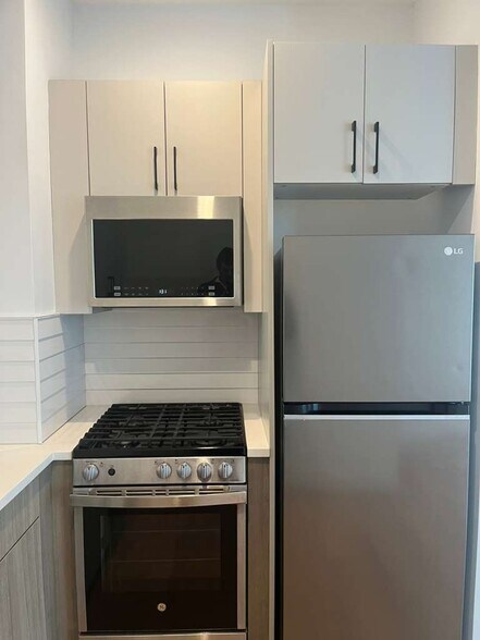 Building Photo - 546 Martin Luther King Jr Dr