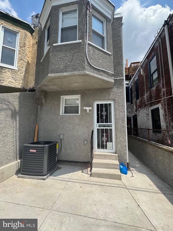 Building Photo - 1444 N 29th St