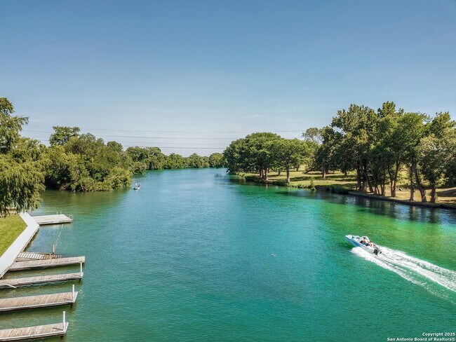 Building Photo - 963 River Rock