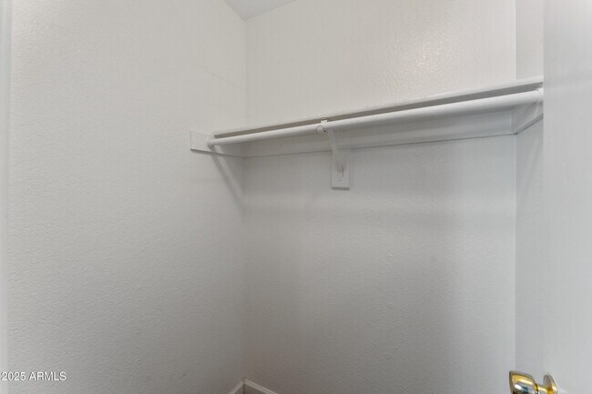 Building Photo - 808 N Revere